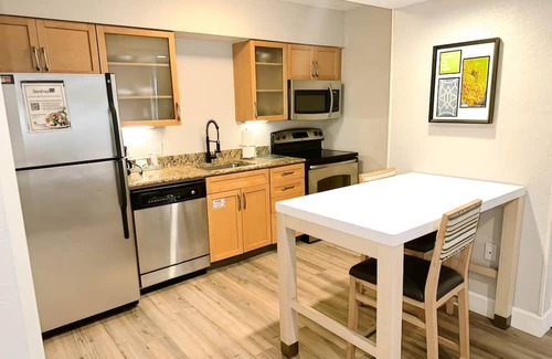 Springdale Apartment | New Furnished Studio | Flexible Stays | All-Inclusive