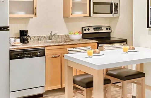 Springdale Apartment | New Furnished Studio | Flexible Stays | All-Inclusive