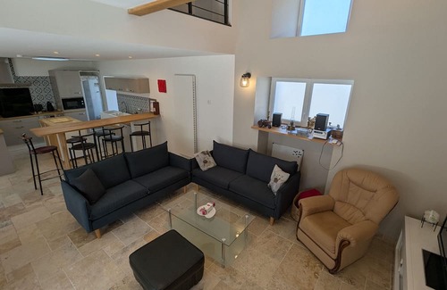 Tavers Cottage | Air-Conditioned Cottage with Garden in Tavers