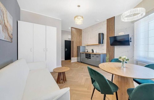 Srodmiescie Apartment | Wschodnia Elegans Aparthotel