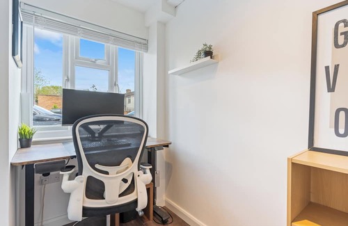 Hatfield House | Cosy 3bed 2bath house 5mins from University of Hertfordshire