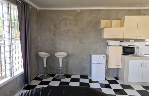 Port Moresby Apartment | Entire 2 bedroom Apartment in Port Moresby 10 minutes drive to the nature park