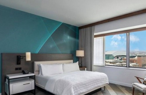 Downtown Houston Hotel | Comfort and Relaxation! 3 Convenient Units, Minutes Away to Discovery Green Park