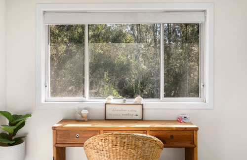 Hyland Park House | A Tranquil Bushland Escape Near the Beach