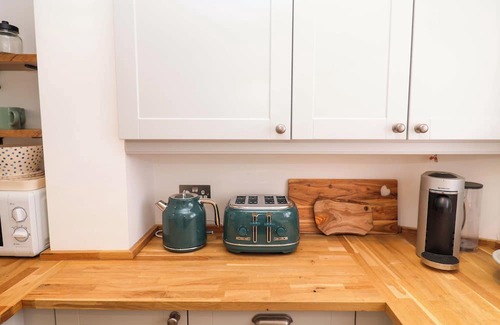 Beccles House | 11 BALLYGATE, pet friendly, character holiday cottage in Beccles