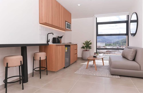San Diego Apartment | Friends’ Gateway – 1BR Design Apt w/Jacuzzi