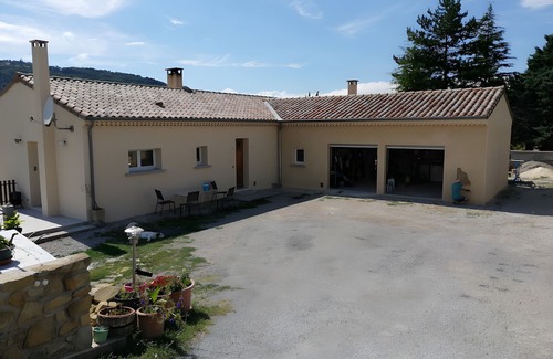 Bourdeaux Apartment | Apartment 'À La Campagne' with Mountain View, Private Terrace and Wi-Fi