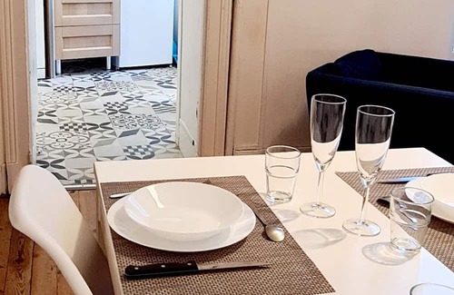 Vieux Vichy Apartment | 3-bedroom apartment with secure courtyard 6 minutes' walk from the town center!