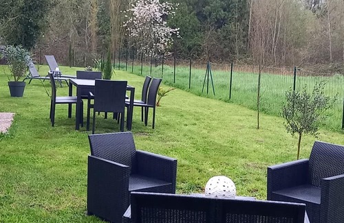 Gy-en-Sologne House | Holiday Home 'Pause Bucolique En Sologne' with Private Garden and Wi-Fi