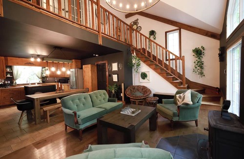 Lac-McGregor Cottage | Chalet Watson | Cozy pet-friendly cottage near Gatineau/Ottawa with Home Theatre