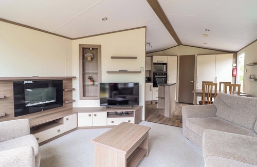 Dyffryn Ardudwy Cottage | BEACH RETREAT E19 DYFFRYN SEASIDE ESTATE in Dyffryn Ardudwy