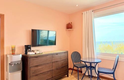 Lighthouse Estates Apartment | Junior Suite @ Casa Rosada, Lighthouse Estates, West Bay
