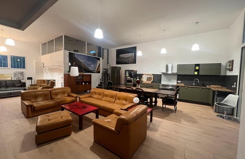 Espira de l'Agly House | Spacious Artist's Studio Duplex