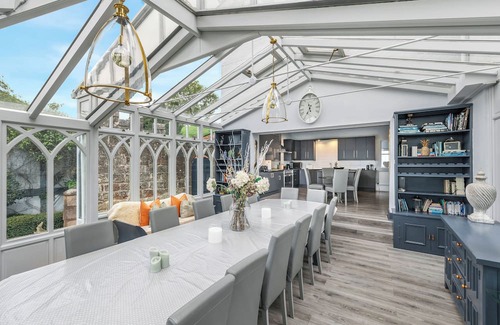 Halfway House House | A luxurious and beautifully restored Victorian Rectory nestled in the heart of Shropshire’s stunning countryside. Perfect for family gatherings, celebrations, or a peaceful retreat, this elegant estate sleeps up to 14+5 guests.