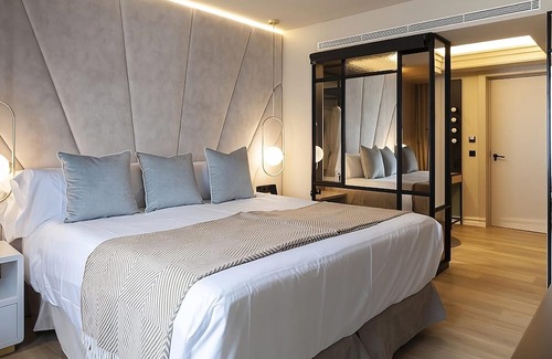 Sant Nicolau Hotel | Have a Tour! 2 Pet-friendly Accommodations Near Passeig Marítim!