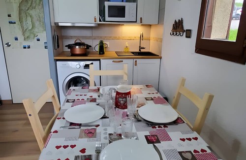 Gresse-en-Vercors Apartment | Apartment 'Le Serpaton' with Mountain View and Balcony