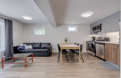 Newtonbrook House | Modern 3-Bedroom Escape + Free Parking