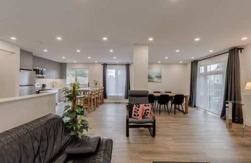 Newtonbrook House | Spacious 3-Bedroom Home + Free Parking