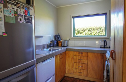 Lake Hawea Cottage | Cosy cottage in lake Hawea