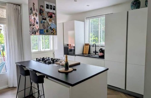 Voorburg House | Stylish and cozy full house