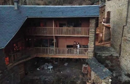 La Guingueta d'Aneu Cottage | Refugi Orfila, independent rural house, ideal for families.