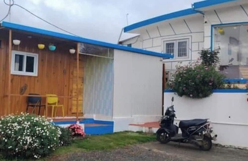 Ooty Cottage | container wood house
