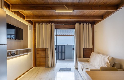 Santa Lidia Apartment | Comfortable and Sophisticated Accommodations Just Minutes From the Beach - VIL