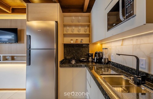 Santa Lidia Apartment | Comfortable and Sophisticated Accommodations Just Minutes From the Beach - VIL