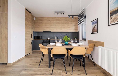 Katowice Apartment | Medyków 34 Katowice | Comfortable Apartment | Parking & Balcony | Ideal for Fami