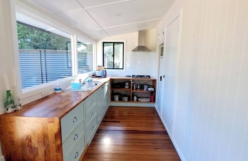 Pebbly Beach Cabin | Alexander's Cottage - located at Pebbly Beach in Murramarang NP