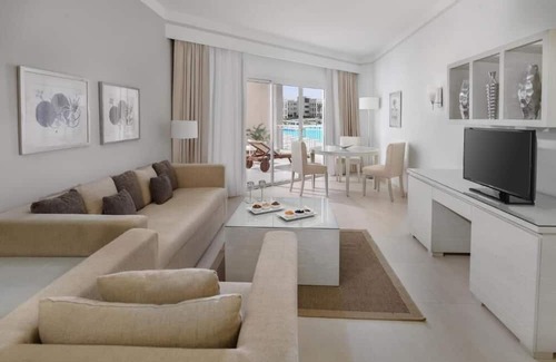 Makadi Bay Hotel | Relax & Play – All-Inclusive 5★ Resort with Golf, Water Park & Beach Access