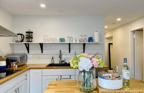 South Lethbridge House | Clean and Bright 2 Bedroom Lower Suite!