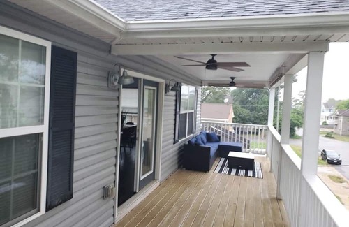 East Ocean View House | 3 level home 2 blocks from the beach