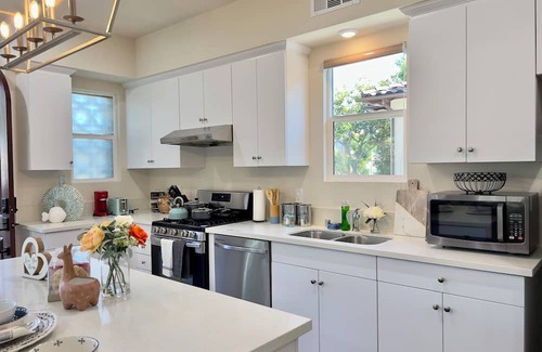 Alhambra House | Jie’s choice- City Lights Townhouse 15mins to DT