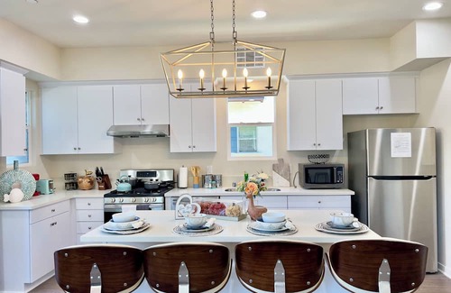 Alhambra House | Jie’s choice- City Lights Townhouse 15mins to DT