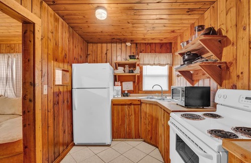 Smithville Cabin | Lake Front Lodge With a Pool and Bar & Grill