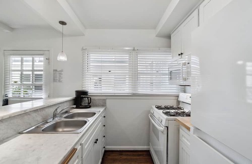 Eastern Malibu Condo | Malibu, Carbon Beach - Suite One
