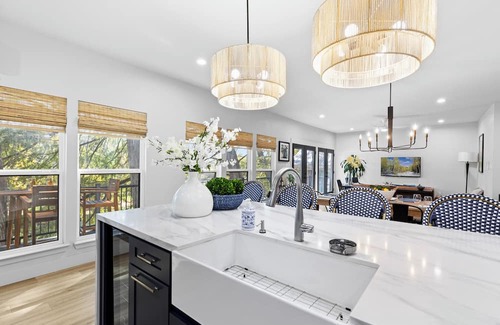 New Braunfels House | River Front Luxe House With Amazing Views and King be Guadalupe Float Path 3 Decks, Out Door Shower