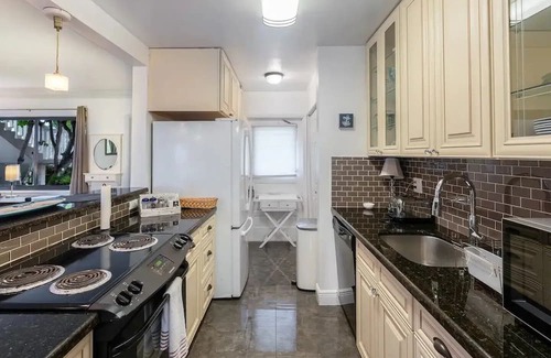Delray Beach Apartment | On The Avenue, Location, Location, Location