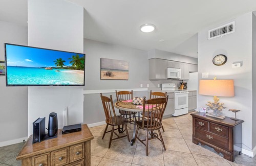 Port Aransas Condo | Roomy 1 BDRM Large Pool w/a Private Courtyard and a 5 Min Walk to the Beach