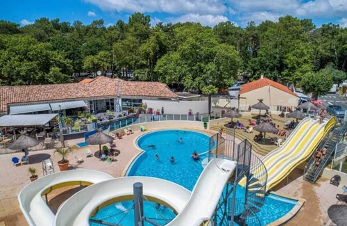 Saint-Hilaire-de-Riez Ski Chalet | Chalet 4 étoiles - Piscine - efbdfe