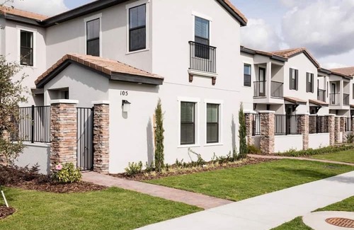 Haines City Condo | Modern 3 Bed Town Home at Balmoral Resort-3SLTTH1