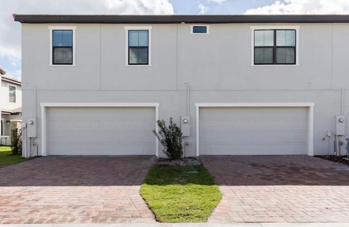 Haines City Condo | Modern 3 Bed Town Home at Balmoral Resort-3SLTTH1