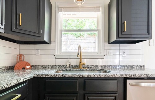 Lexington House | This house is a 2 bedroom(s), 1 bathrooms, located in Lexington, KY.