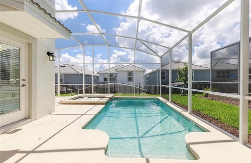 Davenport House | Spacious 5Bed Pool Home with Game Room-1577SW