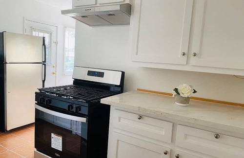 Monterey Park House | LOS ANGELES CHERRY BLOSSOM- HEART OF MONTEREY PARK