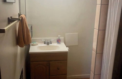 Yuma Townsite House | Pet-Friendly, Charming bungalow with WiFi and AC in sunny Yuma