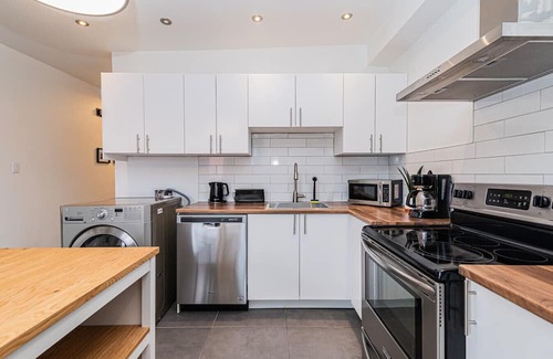 Maisonneuve Apartment | 🌟 Modern vibrant with Parking – 2BR and confort