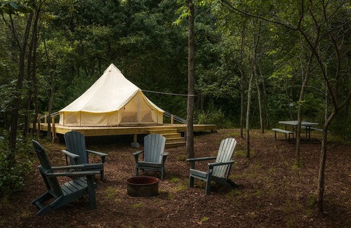 Boss Apartment | Private Stargazing Tent Dogwood Den – Peaceful Glamping with Fire Pit & Open Skies