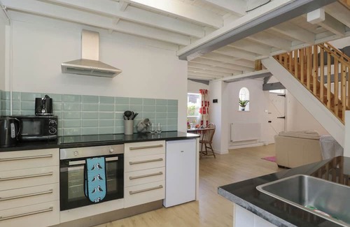 Broad Hinton House | COACH HOUSE, character holiday cottage in Royal Wootton Bassett